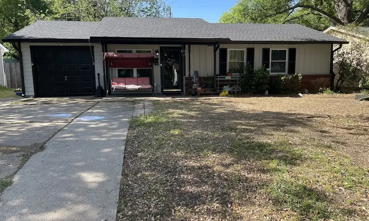 Roof Inspection crew at work on a residential roof in Jacksonville